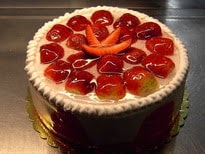 4-6 Kişilik Yaş Pasta - Doğal Çilek Aroması